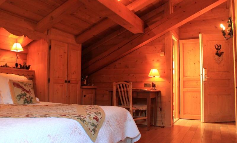 Le Cerf Amoureux Chalet Prive & Spa 萨莱切 外观 照片